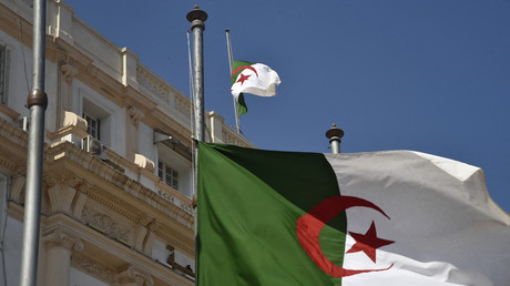 Tensions avec l'Algérie : Emmanuel Macron «regrette les polémiques et les malentendus»