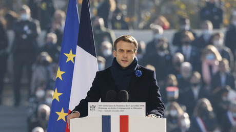 Emmanuel Macron a changé une des couleurs du drapeau français