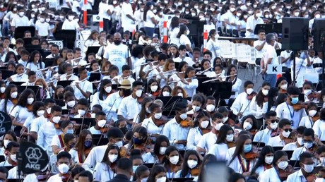 Venezuela : le plus grand orchestre du monde, 12 000 musiciens, interprète la «Marche slave»