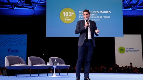 David Lisnard élu largement à la tête de l'AMF : les maires ont-ils choisi la droite face à Macron ?