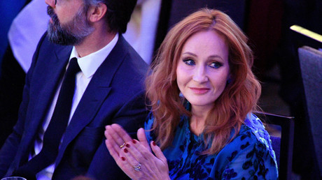J. K. Rowling se dit victime de menaces de mort, des militants transgenres diffusent son adresse