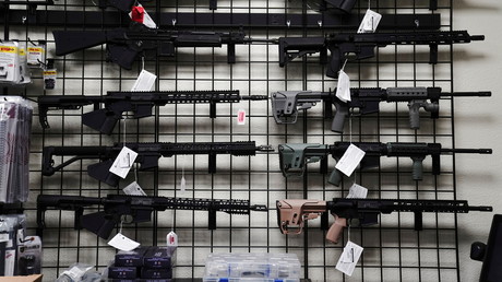 Eure : une centaine d'armes et de la propagande néonazie découvertes lors d'une perquisition