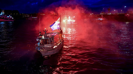 Démonstration de force des pêcheurs français : journée de blocages dans des ports et l'eurotunnel