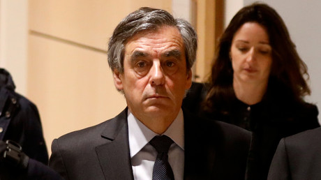 Un an de prison ferme et 375 000 euros d'amende requis contre François Fillon
