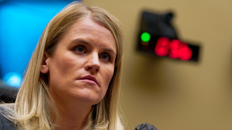 Une ancienne employée de Facebook exhorte les élus américains à agir pour éviter des dérives