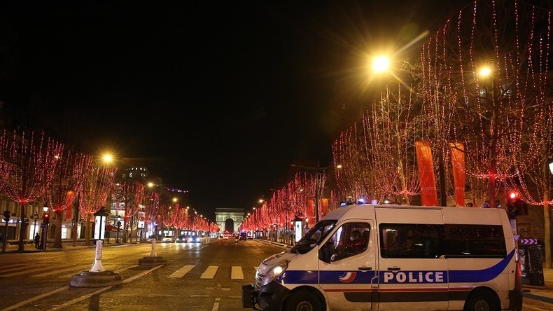 Carambolage sur les Champs-Elysées : dix blessés, dont quatre policiers