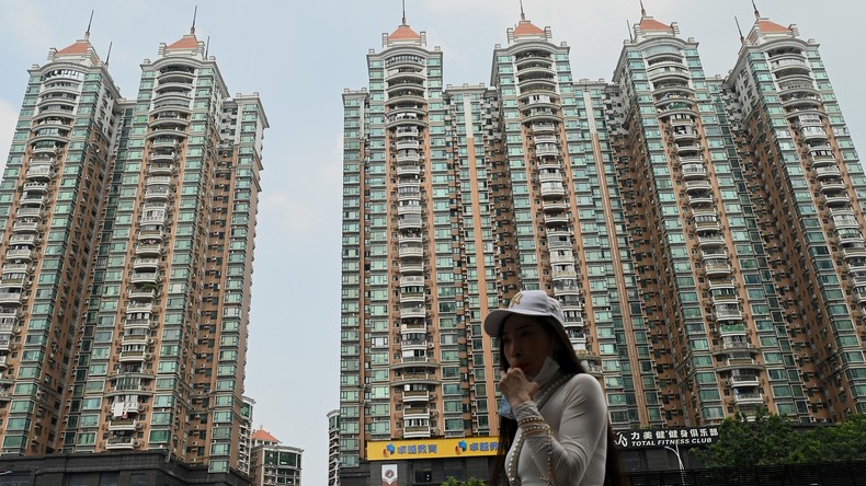 Fitch dégrade les géants chinois de l’immobilier : inquiétude pour l’économie mondiale