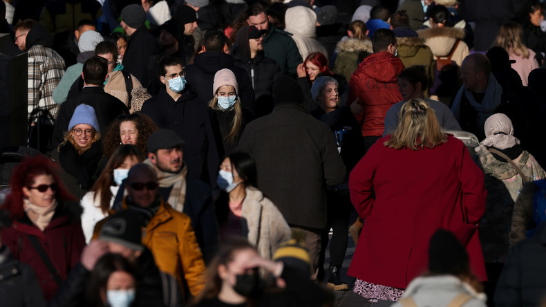 Premier décès d'une personne infectée par Omicron recensé au Royaume-Uni