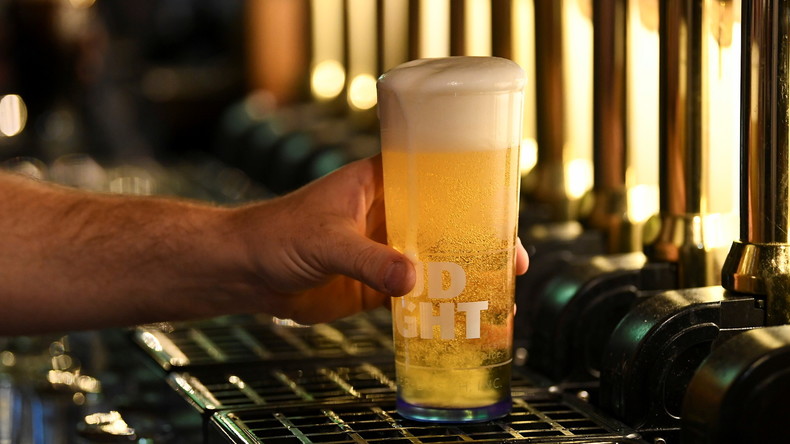 Variant Omicron : la Norvège interdit la vente d'alcool dans les bars et restaurants