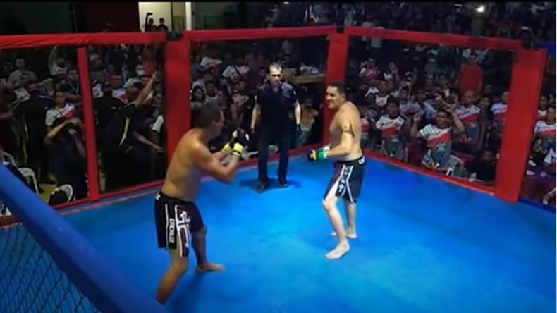 Un maire règle un différend avec son opposant... sur le ring de boxe