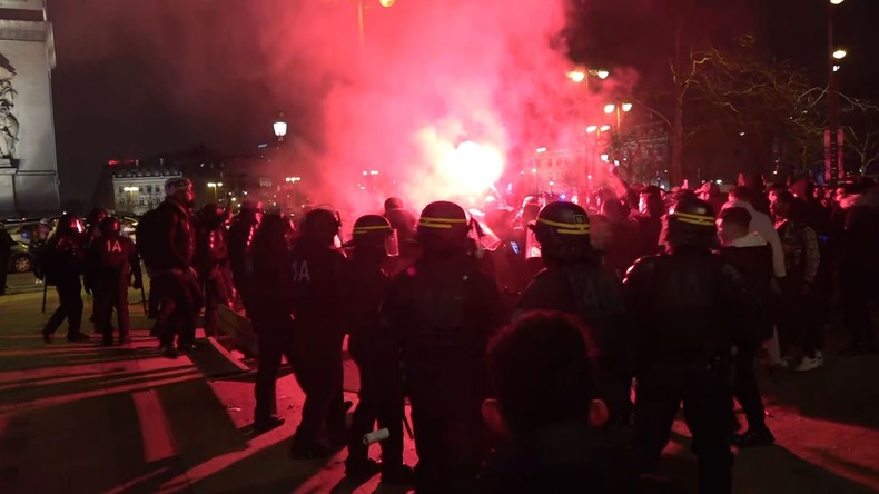 «Laxisme migratoire» : les incidents survenus après la victoire de l'Algérie indignent la droite