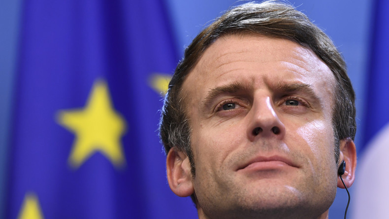 Macron, «Le dernier survivant» : une affiche des Jeunes avec Macron fait polémique