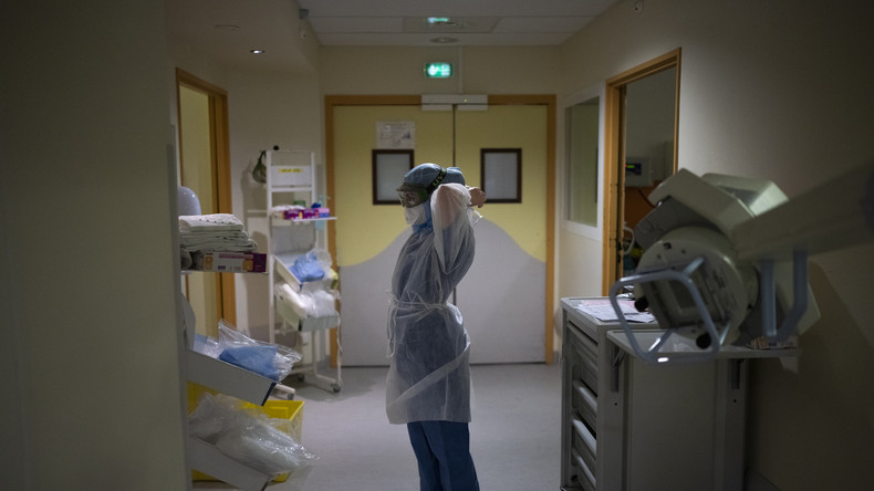 Les hôpitaux encouragés à se fournir en masques et gants en France et en Europe