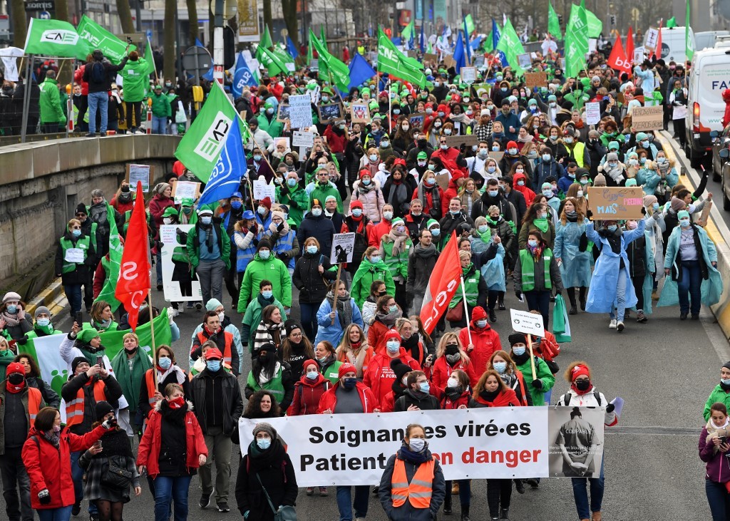 Belgique : plusieurs milliers de soignants ont défilé à Bruxelles contre l’obligation vaccinale