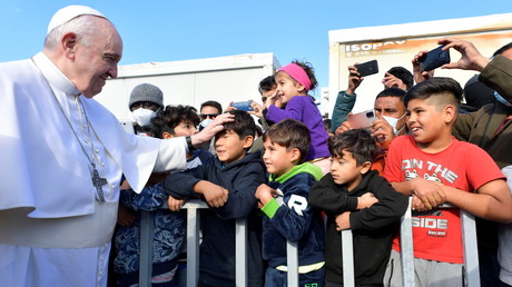 En visite à Lesbos, le pape François appelle à stopper le «naufrage de civilisation»