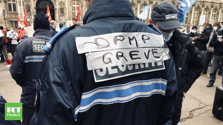 Paris : deux mois après son inauguration, la police municipale fait grève et manifeste