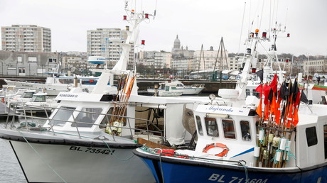 Des chalutiers de pêche amarrés à Boulogne-sur-Mer en France (image d'illustration).
