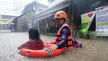 Aux Philippines, le typhon Rai provoque 375 morts et 56 disparus (IMAGES)