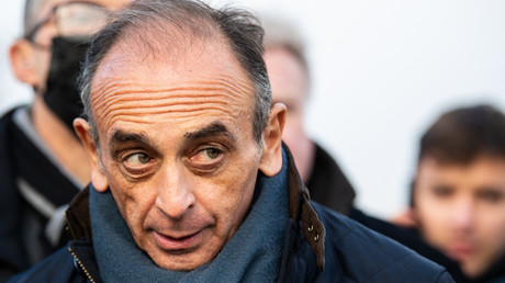 «Dernier espoir de mes adversaires»: Zemmour lance un appel aux maires pour obtenir leurs signatures