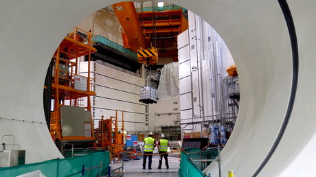 Des ingénieurs travaillent à l'intérieur du réacteur nucléaire Olkiluoto-3 à en Finlande, le 17 août 2017 (illustration).