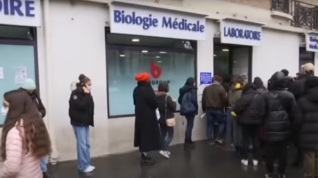 Covid-19 : records de tests et de contaminations en cette fin d’année