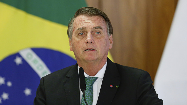 Le président brésilien Bolsonaro hospitalisé d'urgence