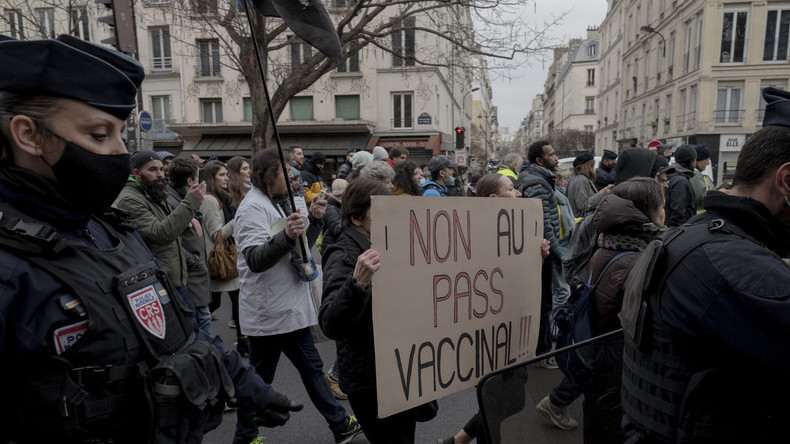 Un député LREM porte plainte après avoir été «agressé en marge d'une manifestation» anti-pass