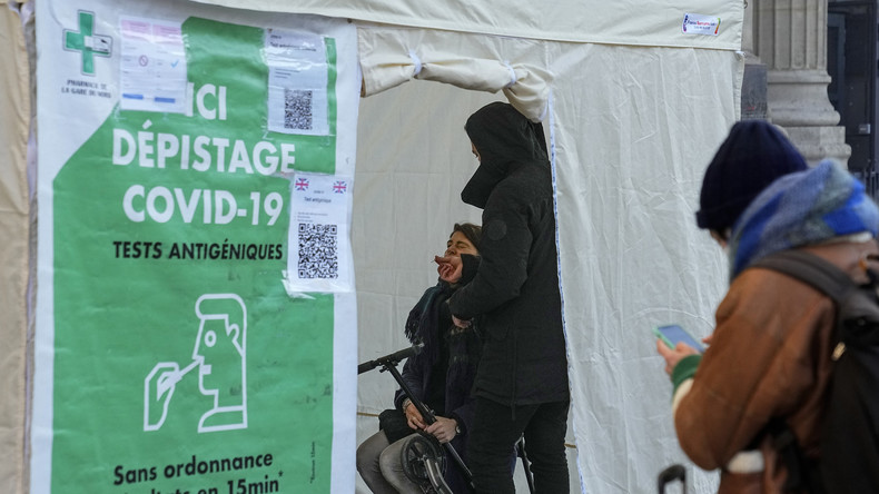 Covid-19 : la France enregistre un nouveau record avec plus de 500 000 contaminations
