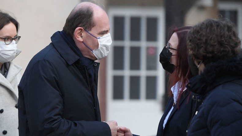 «Castex en prison» : le chef du gouvernement pris à partie par des habitants à Grenoble (VIDEOS)
