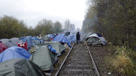 Calais : un campement de migrants évacué après des heurts avec les forces de l'ordre