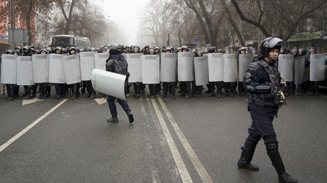 Forces de l'ordre kazakhes le 5 janvier à Almaty (illustration).