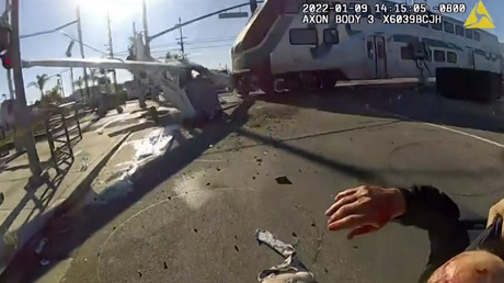 Un train est entré en collision avec un avion de tourisme à Los Angeles, le 10 janvier 2022.