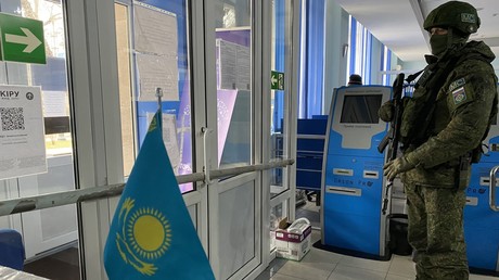 Les troupes de maintien de la paix de l'OTSC débutent leur retrait du Kazakhstan