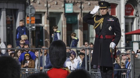 Le prince Andrew perd ses titres militaires face à la menace d'un procès pour agressions sexuelles