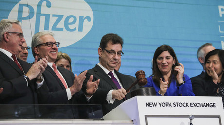 Albert Bourla, directeur général de la société pharmaceutique Pfizer, lors de la clôture à la Bourse, le 17 janvier 2019 à New York (image d'illustration).