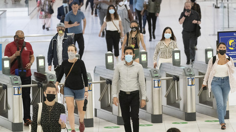 YouTube bannit définitivement un animateur de Fox News pour avoir critiqué l'efficacité des masques