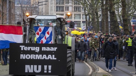 Pays-Bas : un «Convoi pour la liberté» pour protester contre les mesures sanitaires (VIDEO)