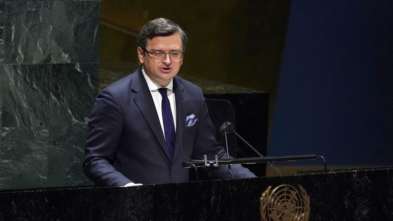 Le ministre ukrainien des Affaires étrangères, Dmytro Kuleba, s'exprime lors de la réunion plénière de l'Assemblée générale à New York, le 23 février 2022.