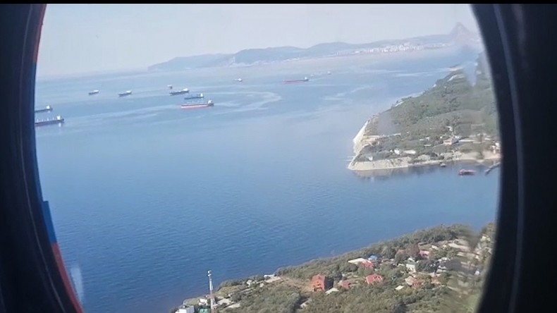 Une vue de la mer d'Azov depuis un hélicoptère