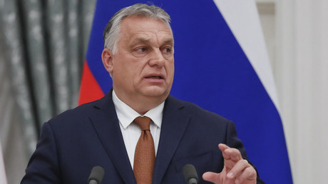 Le Premier ministre hongrois Viktor Orban, le 1er février à Moscou, lors d'une conférence de presse conjointe avec le président russe Vladimir Poutine.