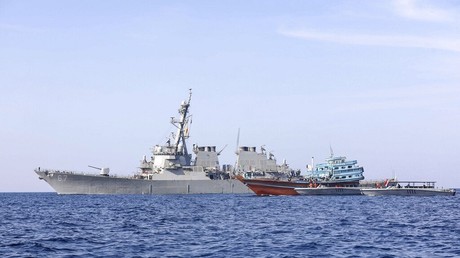 Le destroyer anti-missiles USS Cole dans le golfe d'Oman, le 21 janvier 2022 (image d'illustration)