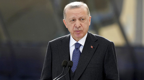 Le président turc Erdogan juge «inacceptable» l'opération militaire russe en Ukraine