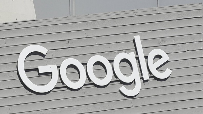 Le logo de Google sur l'un des bâtiments de son campus californien de Moutain View