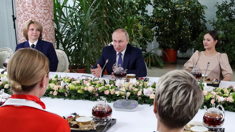 Poutine prévient qu'établir une zone d'exclusion aérienne sera vu comme une participation au conflit