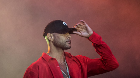 Le chanteur de rap français Booba se produit lors du festival de musique des Vieilles Charrues, le 18 juillet 2019 à Carhaix-Plouger, dans l'ouest de la France.