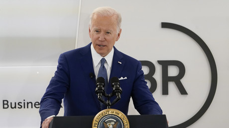 Joseph Biden prend la parole lors de la réunion trimestrielle des patrons appartenant à la Business Roundtable, le 21 mars 2022.