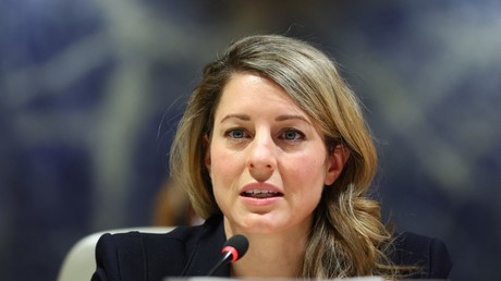 Mélanie Joly, ministre des Affaires étrangères du Canada, prend la parole lors de la Conférence sur le désarmement des Nations Unies à Genève, le 28 février 2022 (illustration)