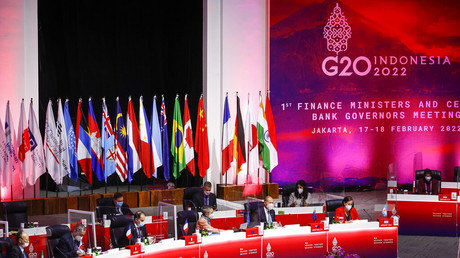 Les délégués se réunissent lors de la cérémonie d'ouverture de la réunion des ministres des Finances et des gouverneurs des banques centrales du G20 à Jakarta, en Indonésie, le 17 février 2022.