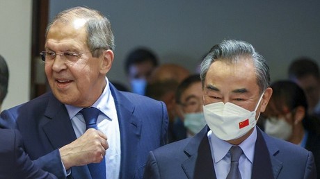 Sergueï Lavrov et Wang Yi lors d'une réunion au Tadjikistan en septembre 2021 (image d'illustration).