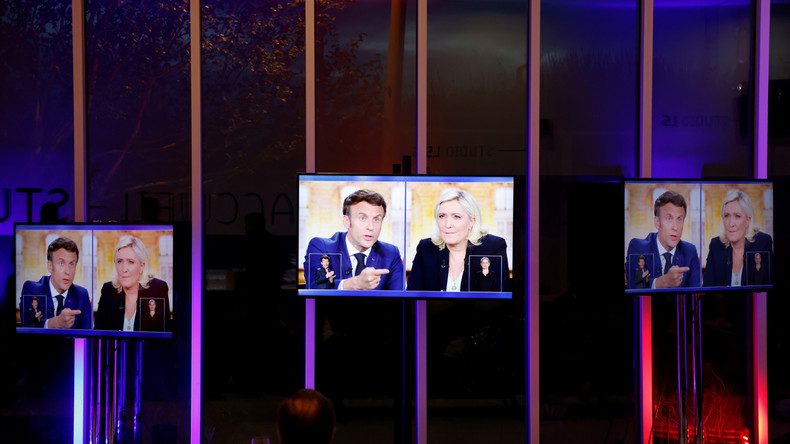 Emmanuel Macron et Marine Le Pen lors du débat télévisé de l'entre deux tours le 20 avril 2022 (image d'illustration).